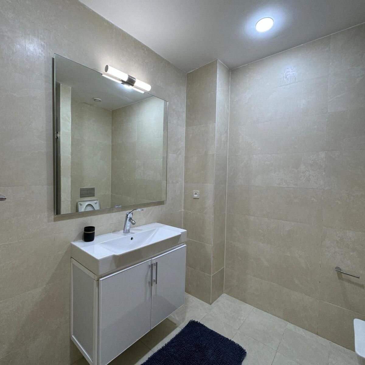 Beachside, Pool Access In Appartement *