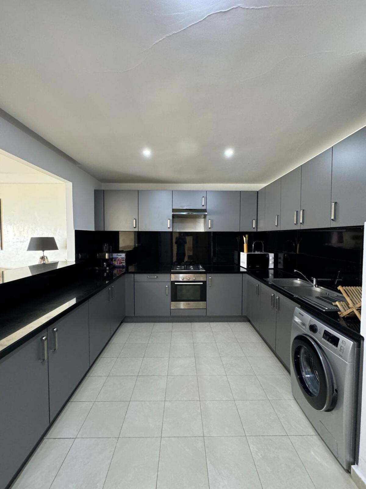 Beachside, Pool Access In Appartement Tanger