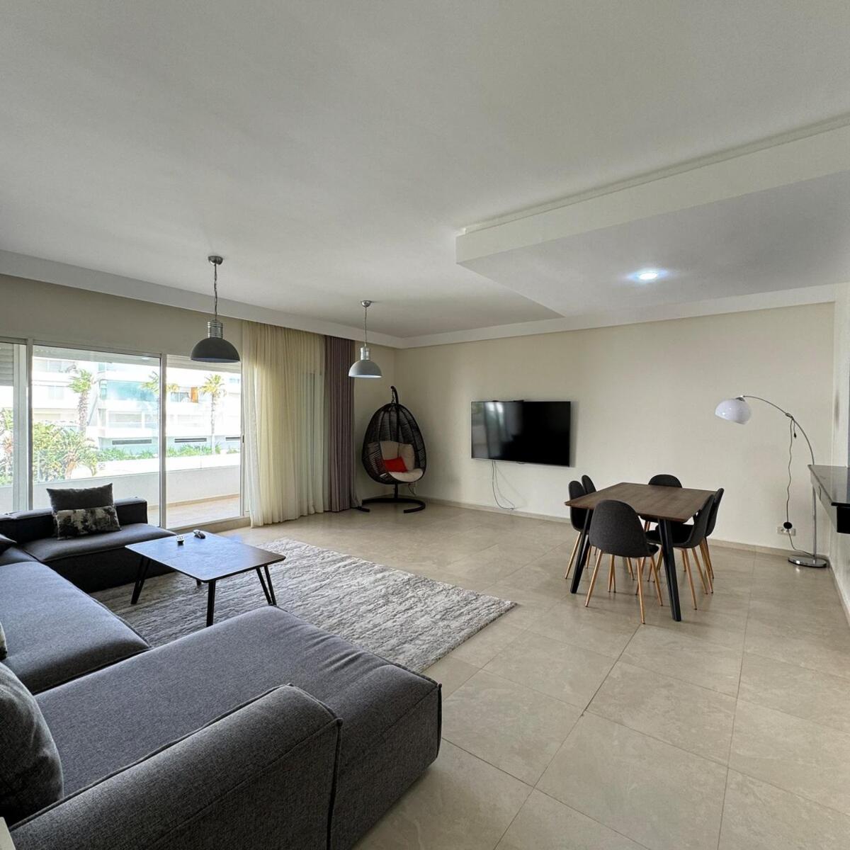 Beachside, Pool Access In Appartement *