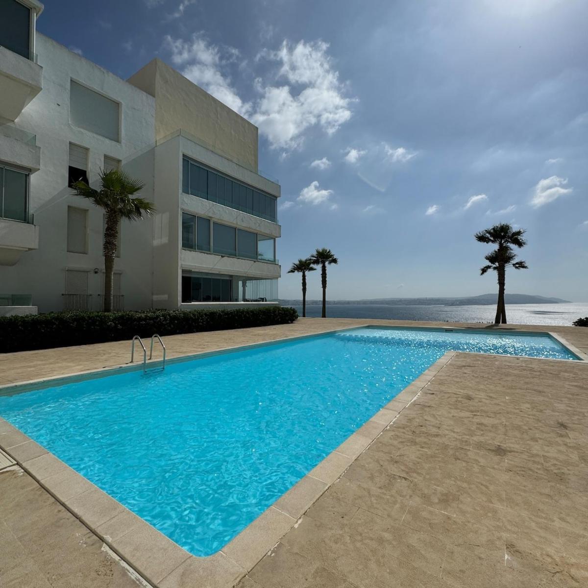 Beachside, Pool Access In Appartement